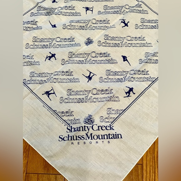 Vintage 1980s SCHUSS MOUNTAIN SHANTY CREEK Michigan Ski Resort Bandanna - Picture 5 of 11